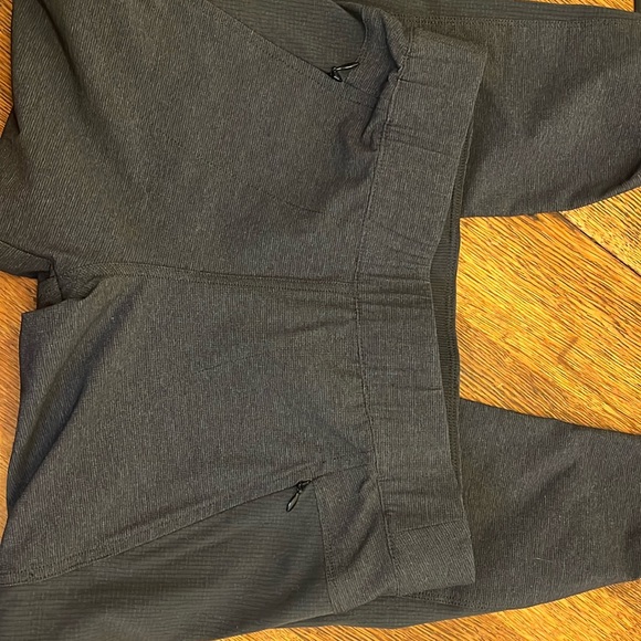 NWOT XS Kuhl Weekender tights in charcoal gray - Picture 5 of 7